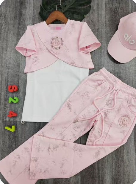 Ensemble Jogging Cache-Cœur Rose Pâle